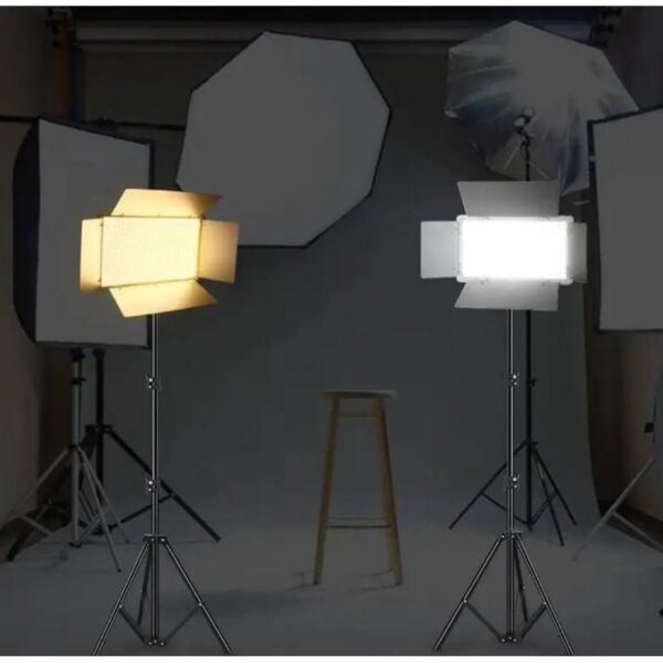 PANNEAU PROFESSIONNEL D'éclairage Vidéo,Photo, AVEC Télécommandée Et Trépied.